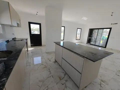 Casa en venta en Pilar del Este Santa Sofia
