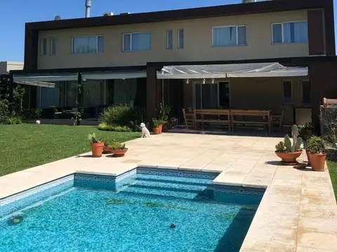 Casa en Venta de 5 dormitorios
