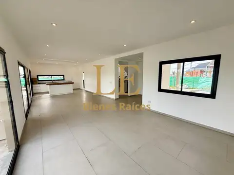 CASA EN VENTA  EN EL ENSUEÑO A LA LAGUNA