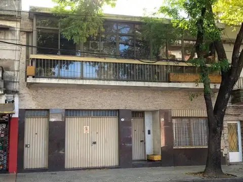 Importante Casa Sobre Av Lope de Vega!