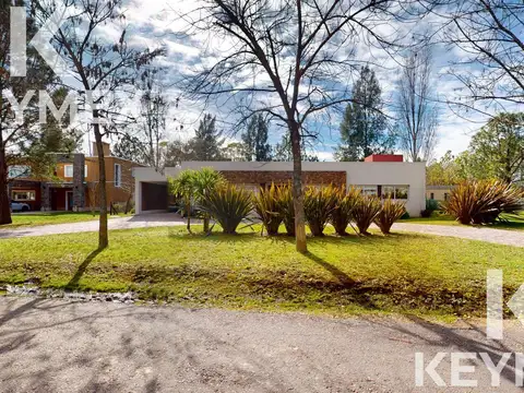 Casa en Venta en Club Miralagos, USD 240.000