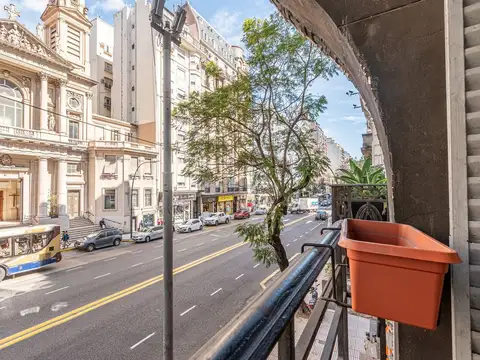 Departamento 4 amb estilo frances en Av. Santa Fe