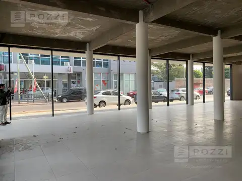 Av. Hipolito Yrigoyen 2000