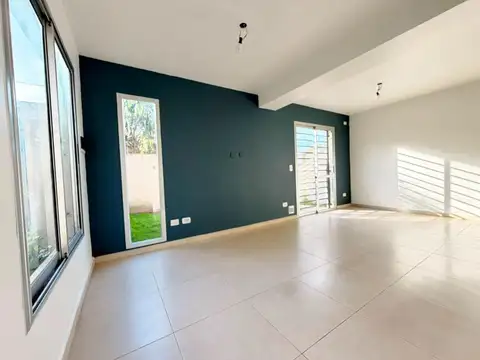 Casa en Alquiler con 1 cochera