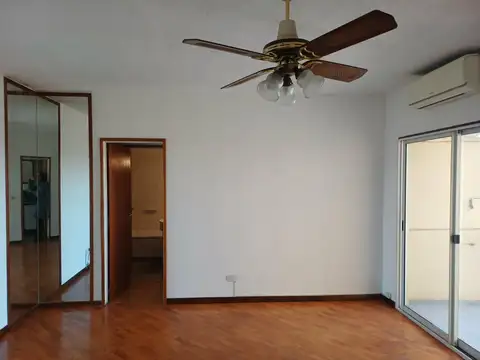 se alquila hermoso dos ambientes en villa luro c/ vista abierta, impecable estado