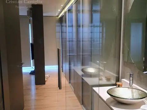 Venta - Casa 7 Ambientes, Dependencia, Balcón, Jardín, Pileta - Ramos Mejia Norte