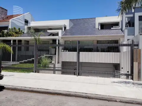 Casa en Venta en Ramos Mejia Norte, USD 1.300.000