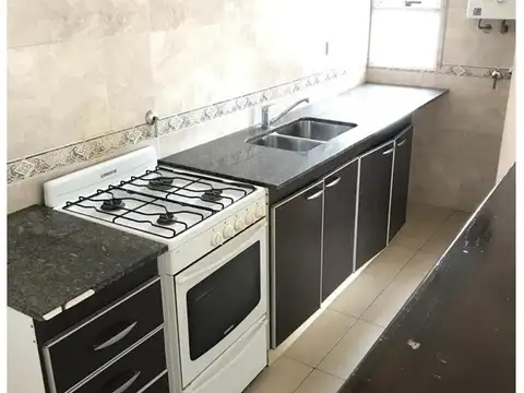 Departamento en Alquiler en Monte Castro, $ 600.000