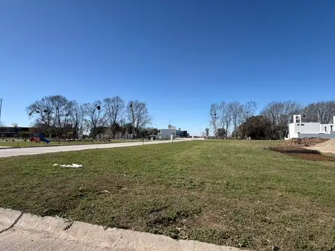 Venta lote de terreno en barrio cerrado Campo chico zona sur