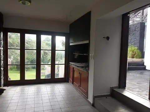 VENTA IMPONENTE CASA - COSTA AZUL - CARLOS PAZ