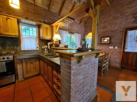 Casa 5 ambientes con 2 baños