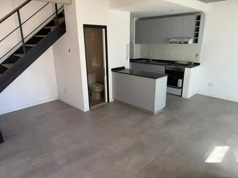 Departamento en Alquiler en Alberdi, $ 900.000