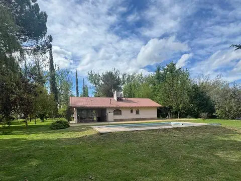 Casa en Venta con 2 cocheras