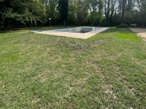 Casa en venta c/ cochera en San Rafael