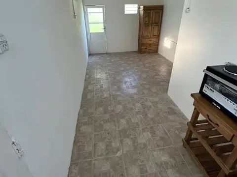 Tomas Godoy Cruz 1500, Piso PB