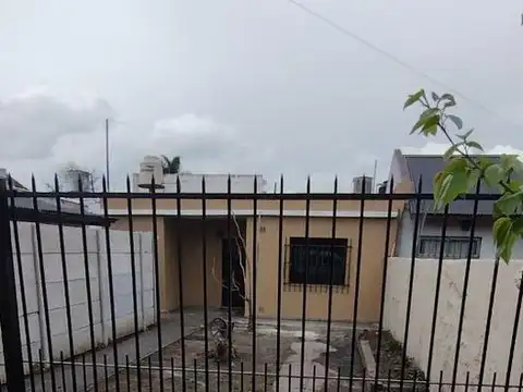 Casa en venta - 2 Dormitorios 1 Baño - 200Mts2 - Florencio Varela 