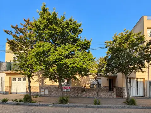 Casa en venta c/ cochera en Gualeguaychú
