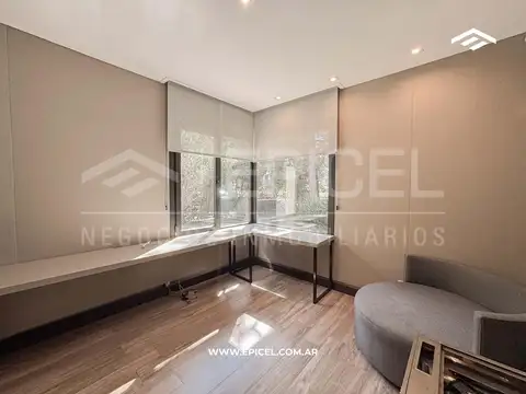Casa en Alquiler con 2 cocheras