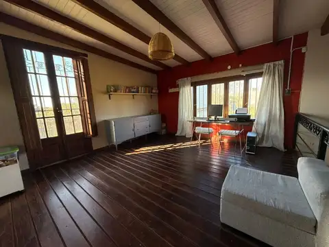 CASA EN VENTA 3/4 DORMITORIOS EN VILLA CALIFORNIA