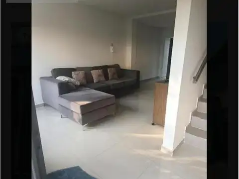 Casa 3 ambientes con 2 baños