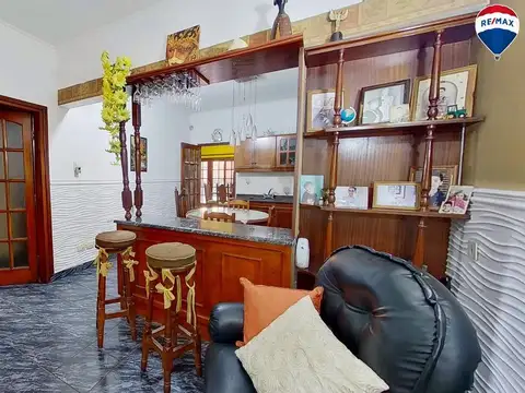 Casa 5 ambientes con 1 baño