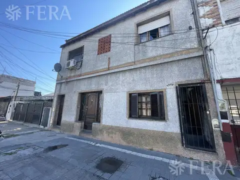 Venta PH 2 ambientes con patio en Sarandí