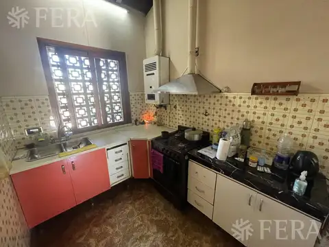 Venta PH 2 ambientes con patio en Sarandí