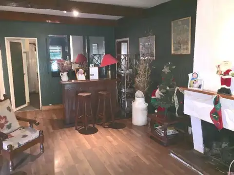 Casa s/ 2 lotes a la venta