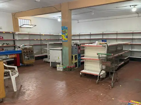 Local en Alquiler en Jose Clemente Paz, $ 800.000