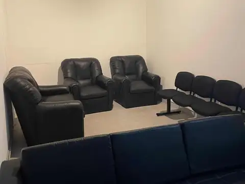 Edificio Comercial en venta - 7 Oficinas 2 Baños - Cocheras - 477Mts2 - Dolores
