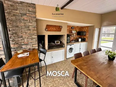 Casa en Venta con 2 cocheras