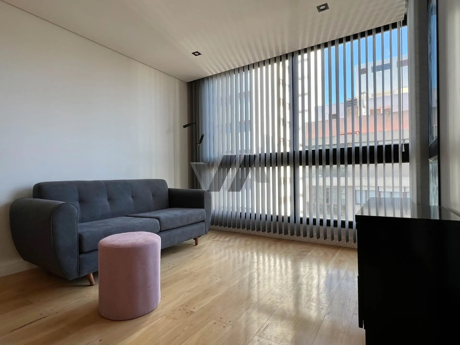 Espectacular semipiso a estrenar de 2 ambientes. Cochera. La Perla.