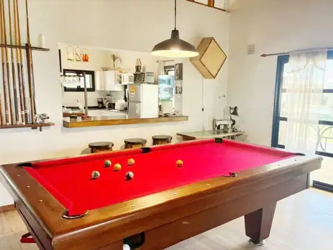 Casa 6 ambientes con 3 baños