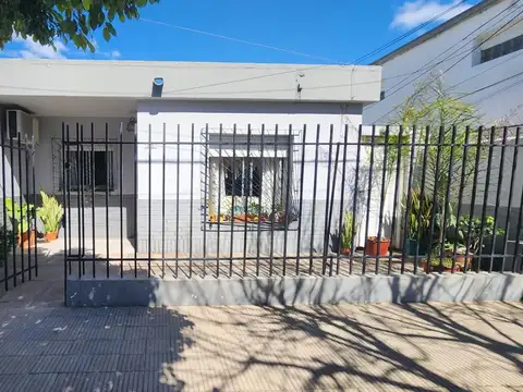 Casa en venta de 3 dormitorios a metros de Av A. del Valle