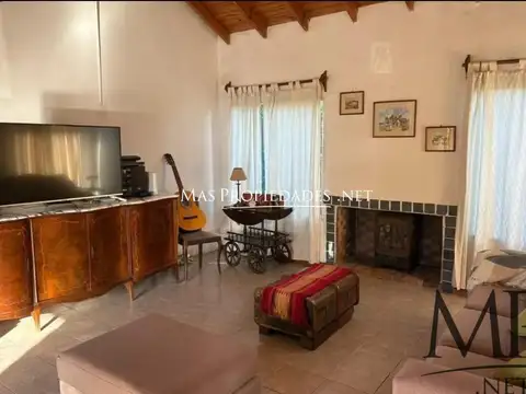 Casa en Venta con 3 cocheras