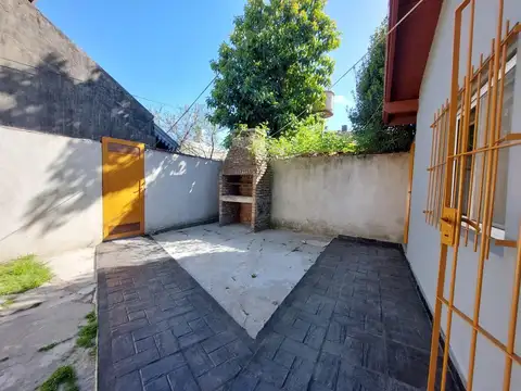 Casa en Alquiler en Villa Gobernador Udaondo, $ 520.000