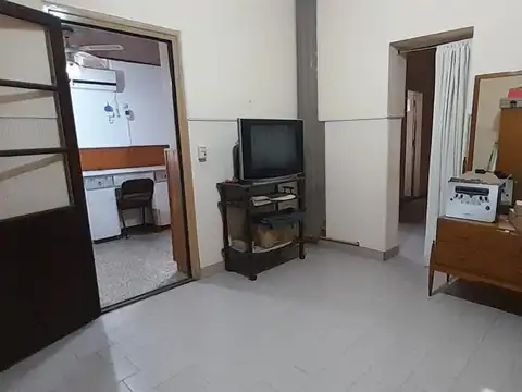 Casa 5 ambientes con 1 baño