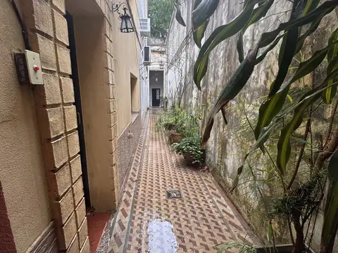 Casa pasillo  en venta en Rosario   A reciclar   