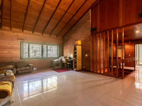 Casa 7 ambientes con 5 baños