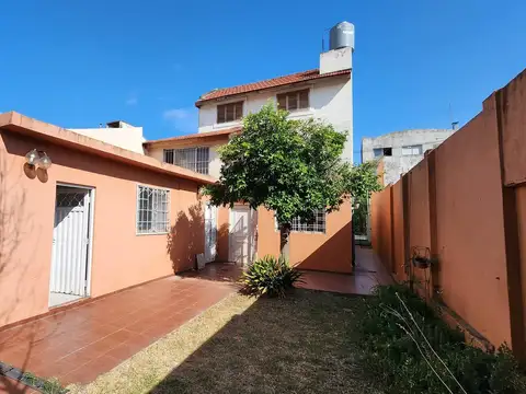 Casa en venta Munrro Vicente Lopez amplio lote propio