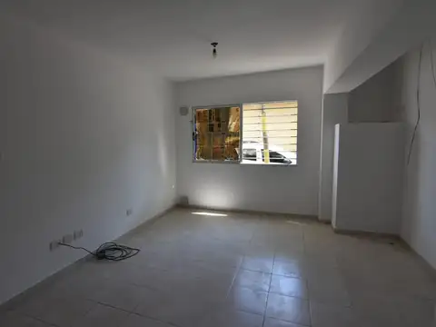 Vera Mujica 100, Piso 00