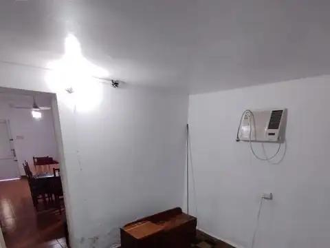 Casa 6 ambientes con 1 baño