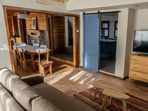 VENTA CASA 200M2  s/ LOTE 1221M2 LOMAS DEL CORRENTOSO, VILLA LA ANGOSTURA