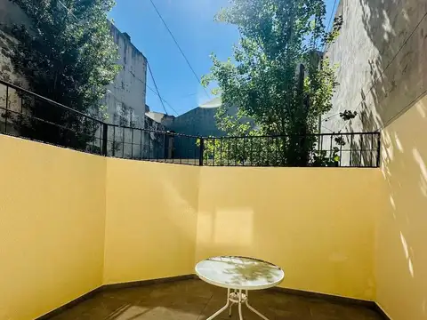 Departamento en venta 1 dormitorio con patio Pichincha Rosario Santa Fe