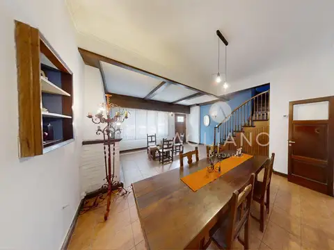 Depto Tipo Casa en Venta de 4 dormitorios