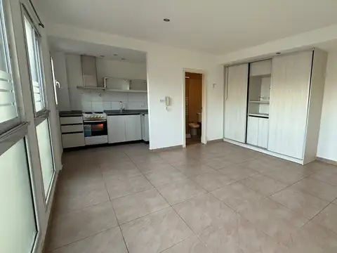 Departamento en Alquiler en Estacion Ferrocarril, $ 520.000