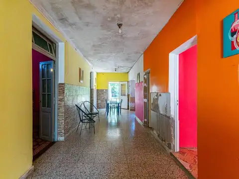 CASA EN VENTA ALVAREZ CON DOS LOCALES