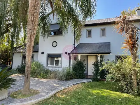 CASA EN BARRIO LOS PILARES - PILAR 100