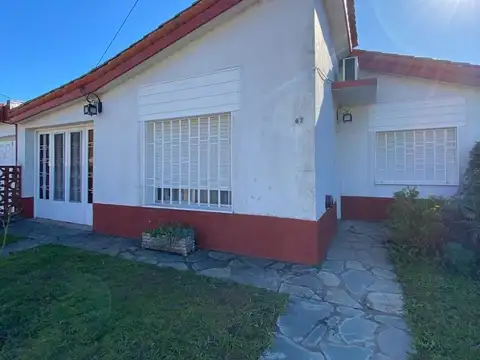 OPORTUNIDAD    CASA EN VENTA. BARRIO ARIEL DEL PLATA