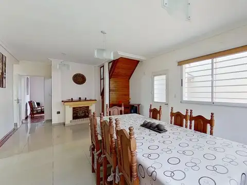 VENTA CASA 5 AMB LOMAS DE ZAMORA CREDITO y PERMUTA